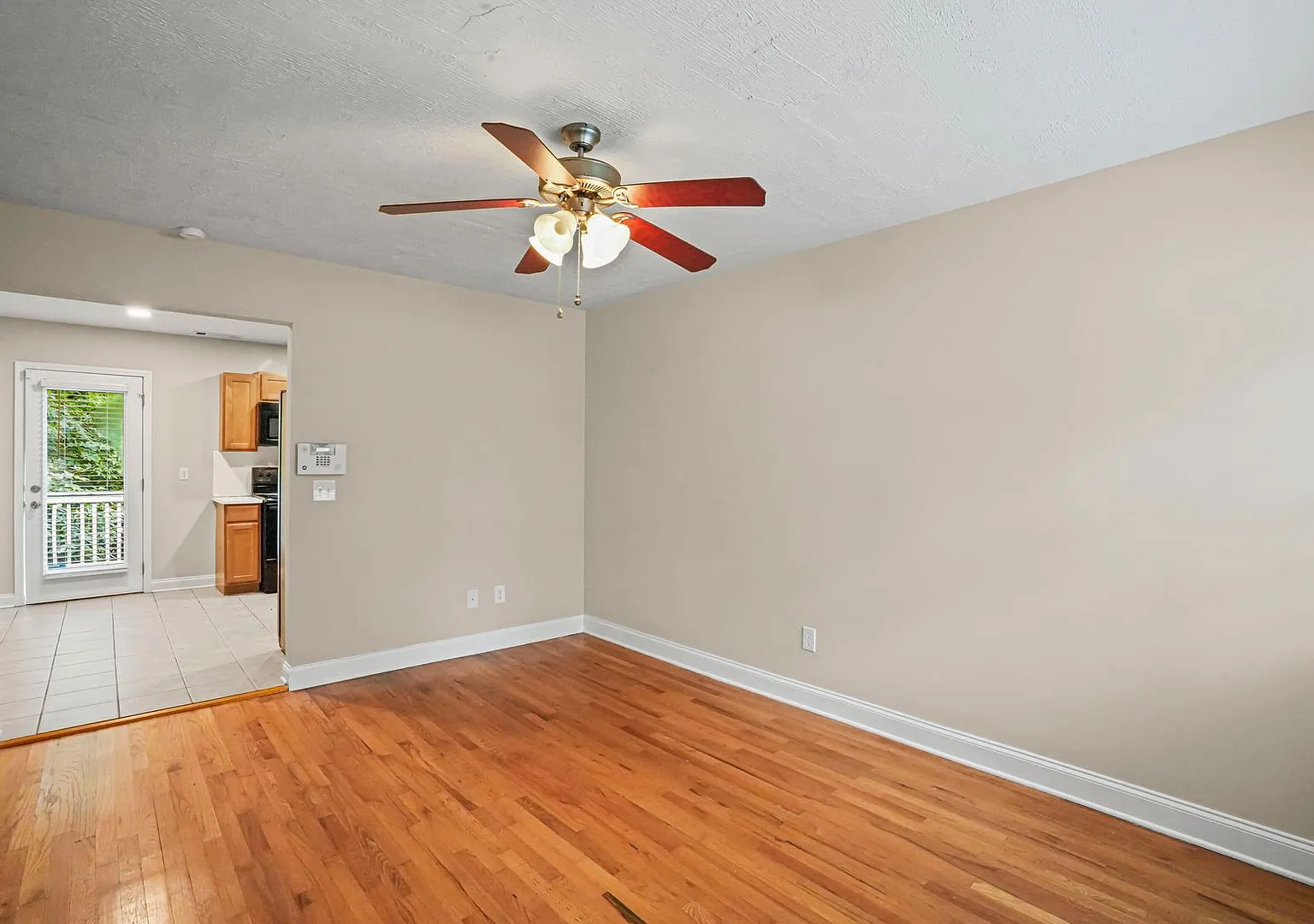 24 Place — Photo 3