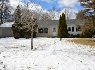 1603 S Sunny Slope Rd, New Berlin, WI 53151