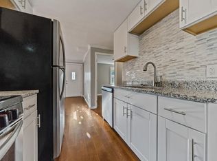37 Burnside Dr, Swansea, MA 02777