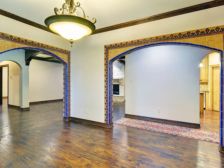 3407 Penticost St — Photo 9
