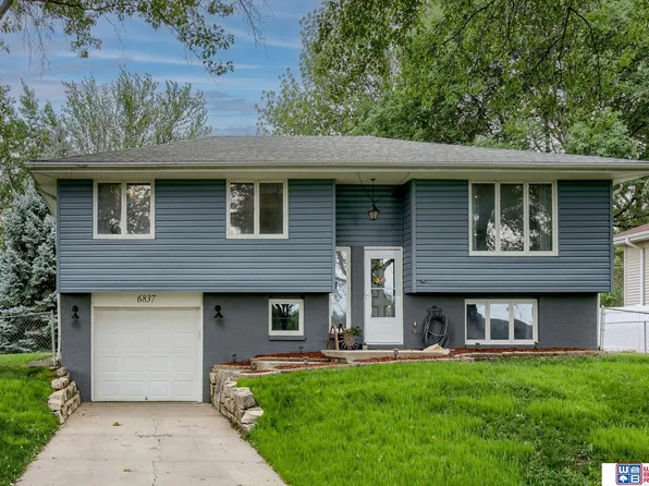 6837 Dudley St, Lincoln, NE 68505