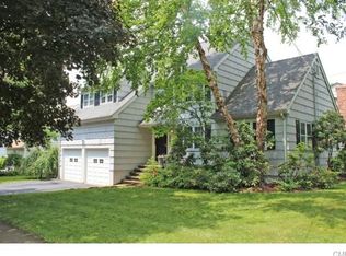 68 Pepperbush Ln, Fairfield, CT 06824