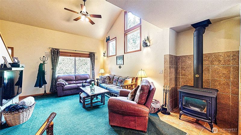 5th image of 80 Evergreen Way
