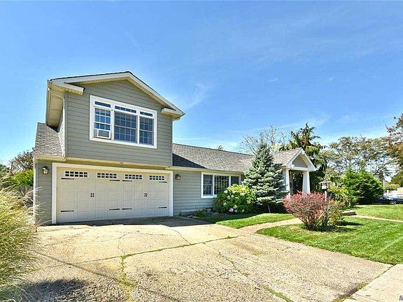 3rd image of 94 Leonard Dr