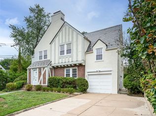 189 Nassau Ave, Manhasset, NY 11030