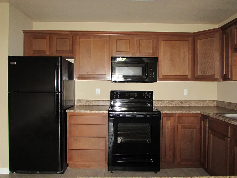 190 Lyle Curtis Cir — Photo 5