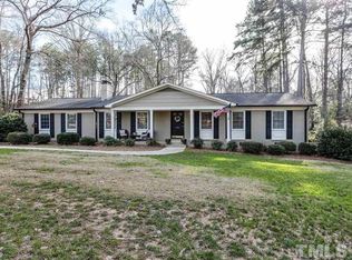 2921 Greenbriar Dr, Sanford, NC 27330