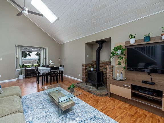5th image of 4482 Moresby Way