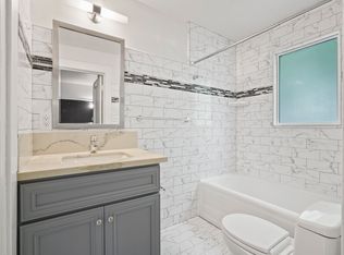 2400 F St APT B, Sacramento, CA 95816