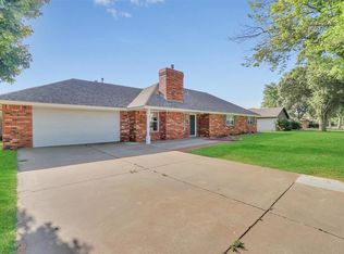 1006 Kathys Pl, Elk City, OK 73644