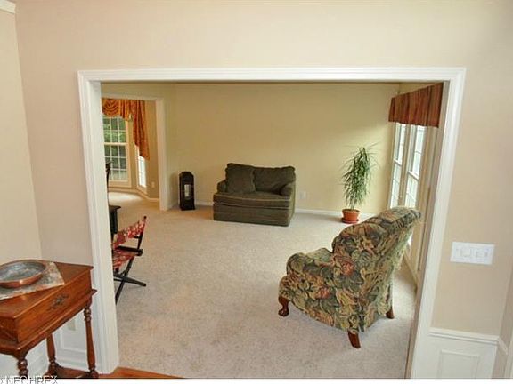 3rd image of 18688 Northrup Ln