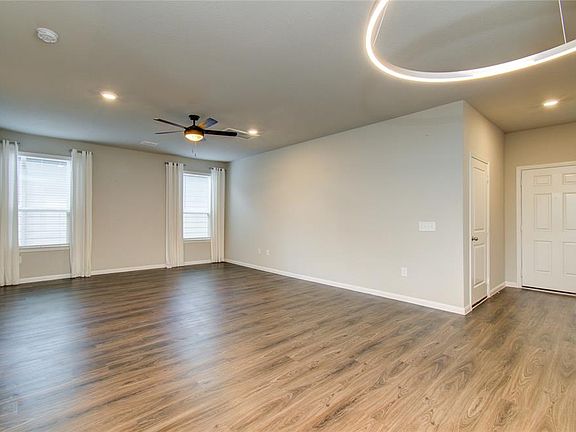5th image of 6427 Lakeview Haven Dr