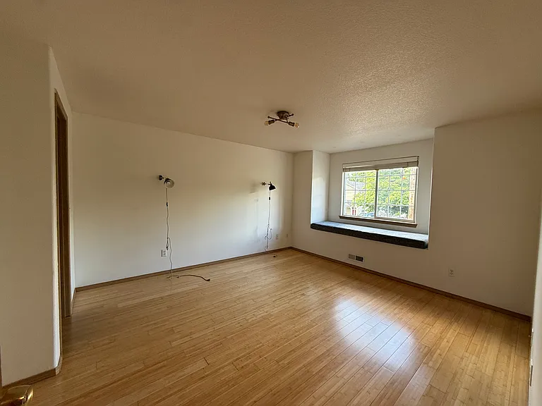 7012 SE Woodstock Blvd — Photo 11