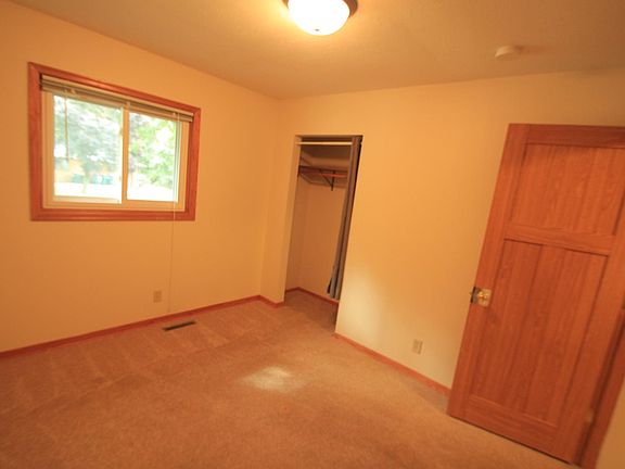 4th image of 12009 Oak Park Blvd NE