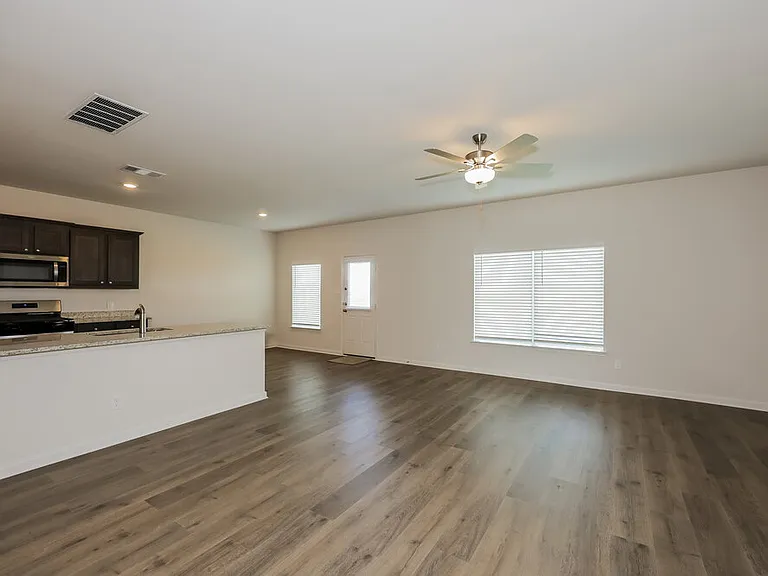 1417 Woodwinds Dr — Photo 4
