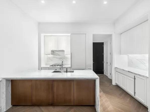 108 Leonard Street 3K image 2 of 5