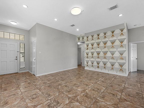 5th image of 18634 S Wimbledon Dr
