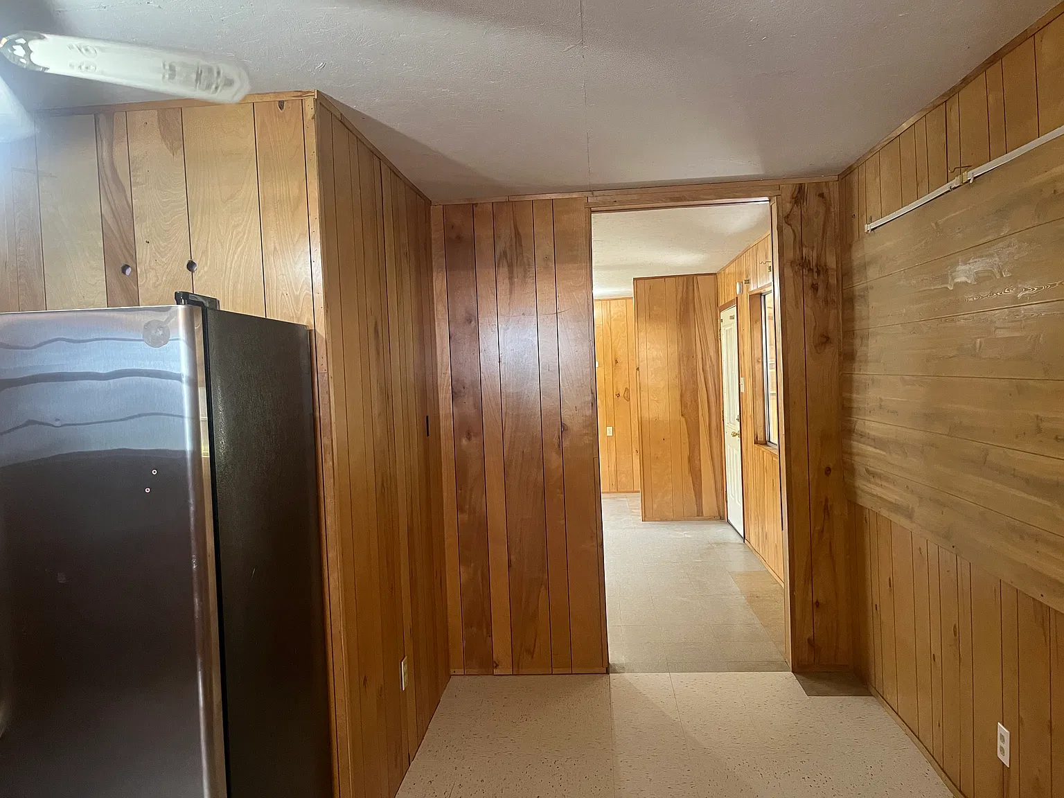 2 bed, 960 sqft, $900 — Photo 2