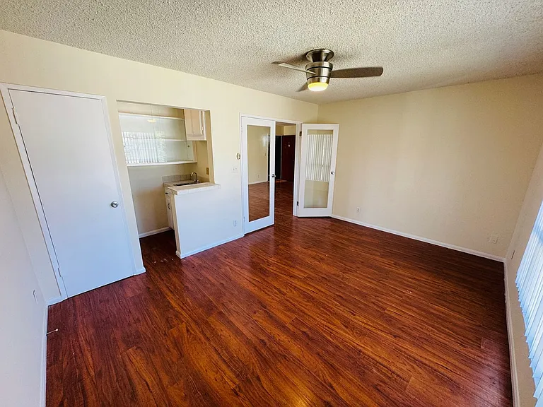 1211 N Ogden Dr — Photo 30