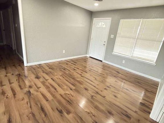 3rd image of 4603 SW H Ave