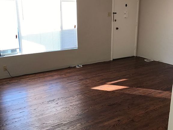 3rd image of 1309 Hopkins Ave #116
