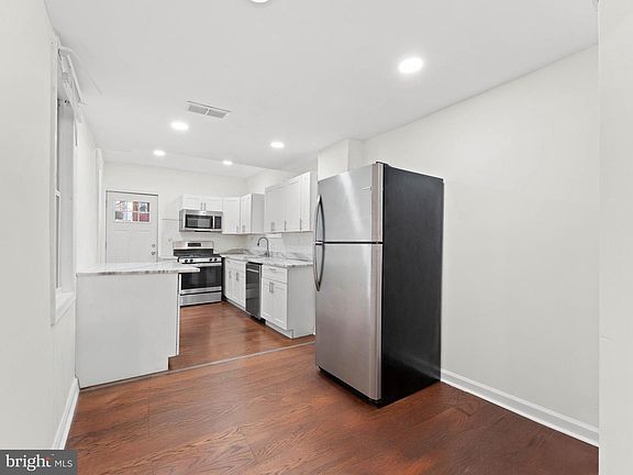 5th image of 2443 Nicholas St