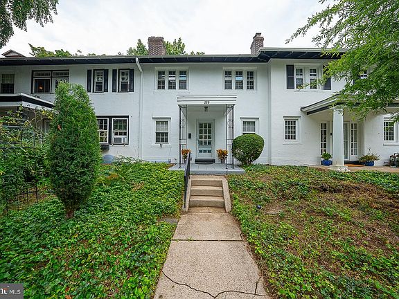2nd image of 228 Montgomery Ave