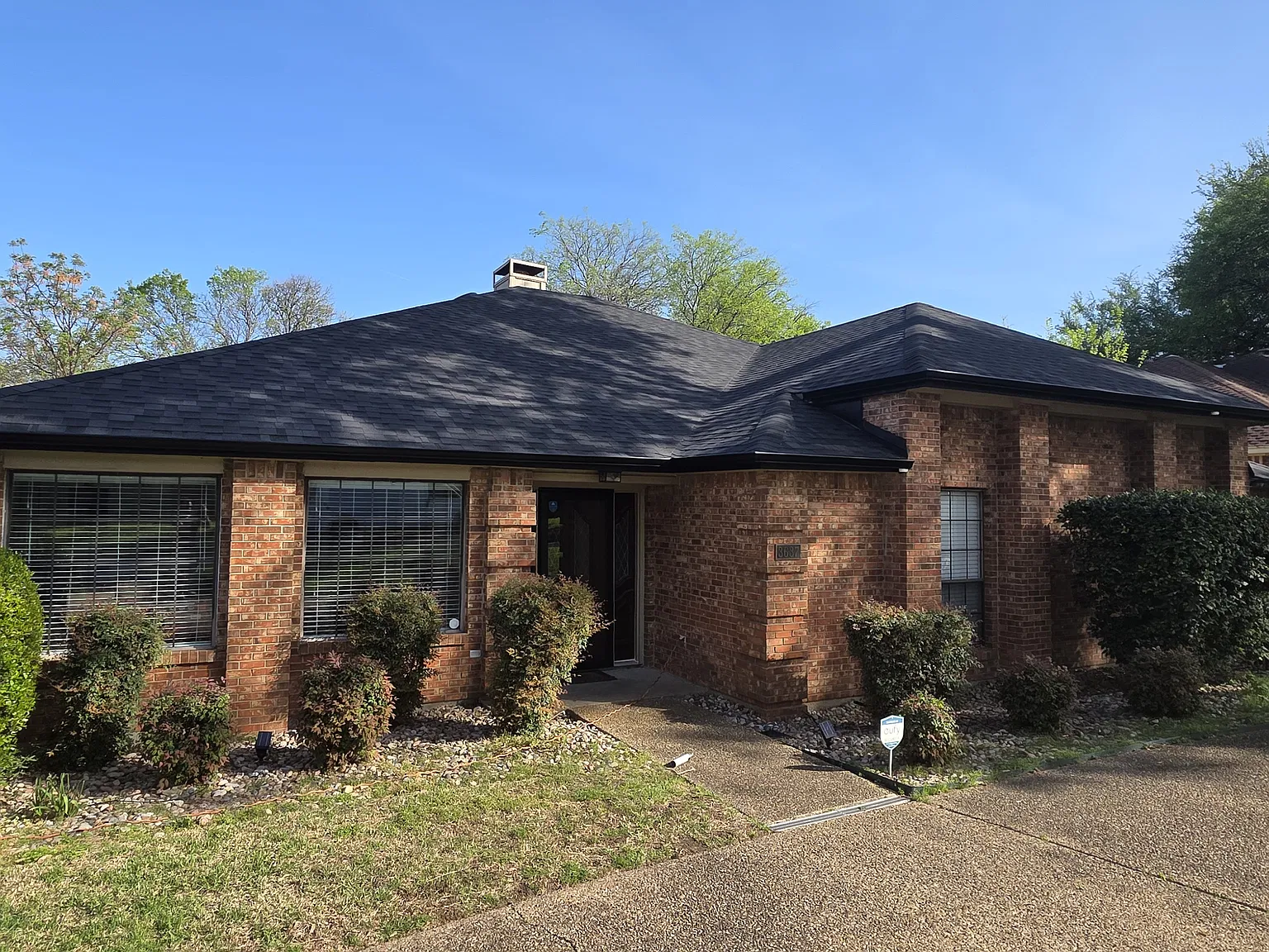4 bed, 2.5 bath, 2546 sqft, $3,400 — Photo 1