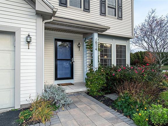 4th image of 1074 Fawn Wood Dr