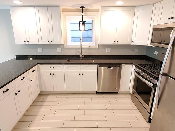 2nd image of 2418 W Medill Ave