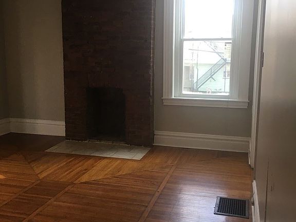 4th image of 303 S Negley Ave #4177739