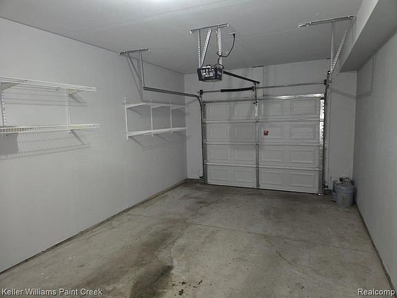 3rd image of 29949 Fox Run Cir