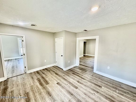 5th image of 219 E Virginia Ave