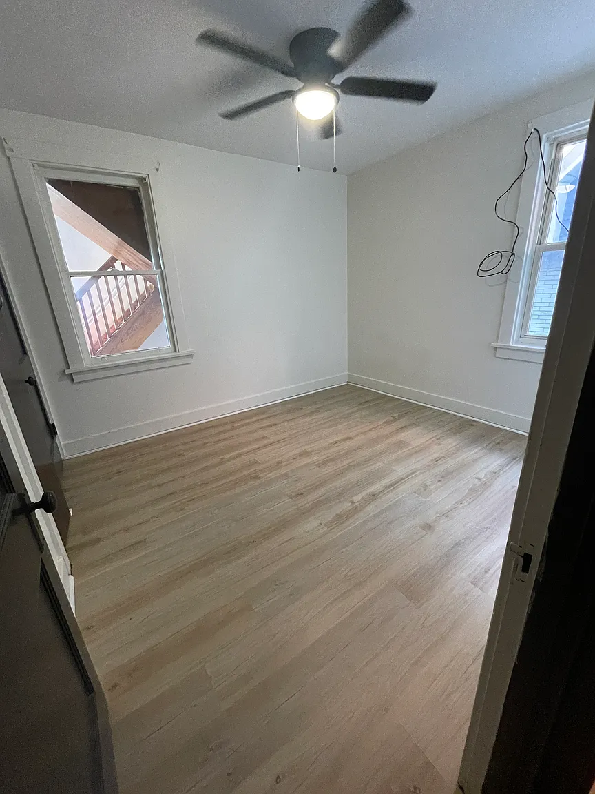 119-121 Giffin Ave #3 photo 1