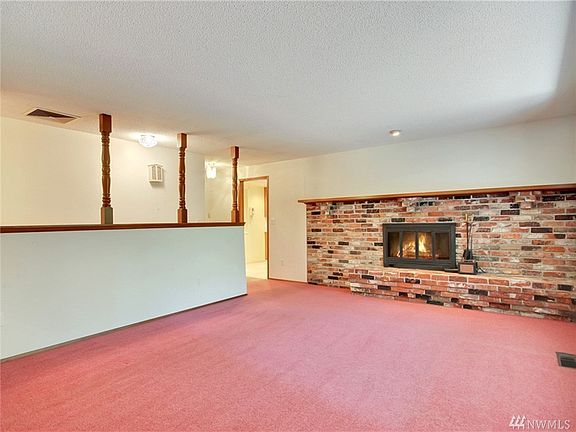 5th image of 3302 163rd St E