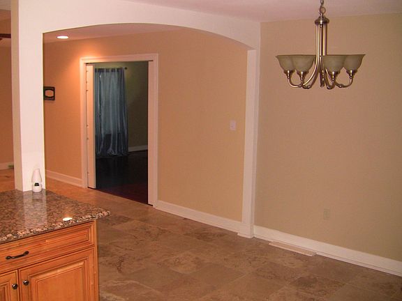 3rd image of 4513 Greenwood Ln