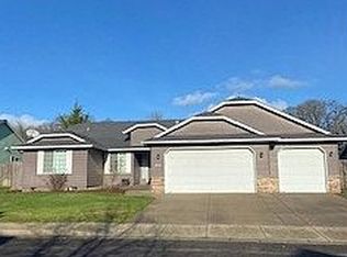 412 Cherrywood Dr N, Monmouth, OR 97361