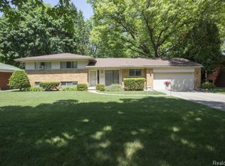 34024 Burton Ln, Livonia, MI 48154