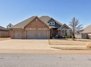 5009 Champlain Pl, Edmond, OK 73025