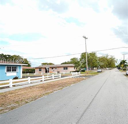 5th image of 18621 NW 28th Pl