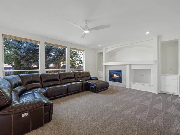 2320 E Alderhill Dr, Eagle, ID 83616