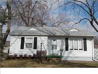 4916 Sweetser Ave photo 1