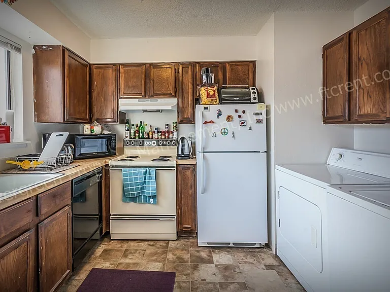 1636 E Pitkin St — Photo 4