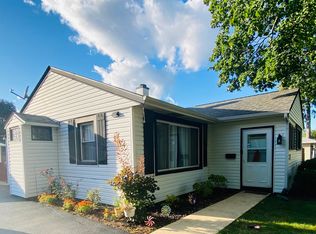 2405 Flicker Ln, Rolling Meadows, IL 60008