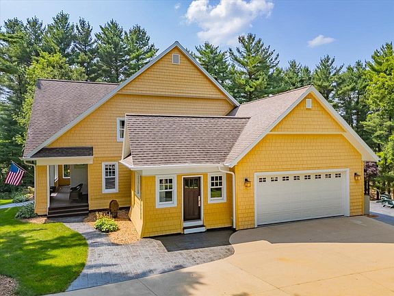 3rd image of 8462 Arbor Trace Dr