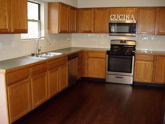 5th image of 1981 Mayflower Cir