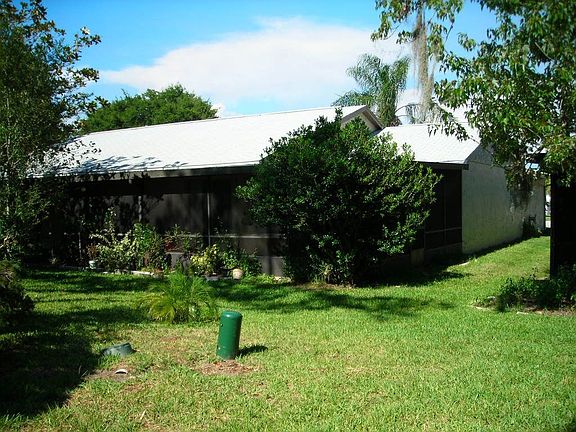 2nd image of 4741 Gorden Ln