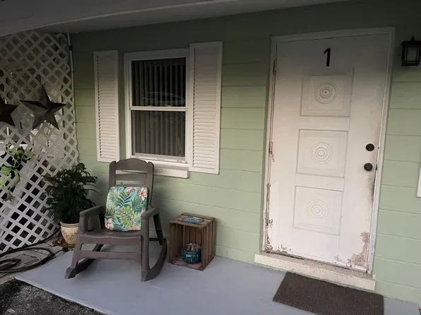 129 SE Paradise Point Rd APT 1, Crystal River, FL 34429