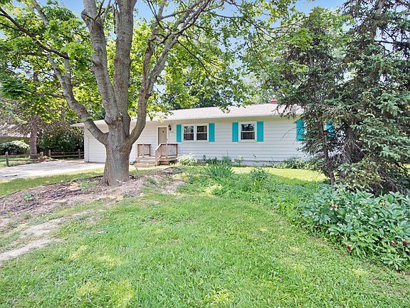 2nd image of 3132 Stoneleigh Dr