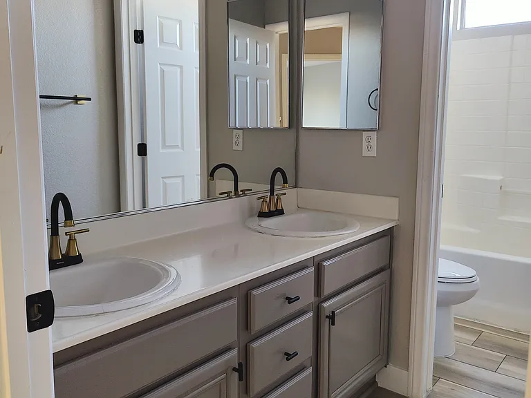 7426 Hunting Lodge Ave — Photo 11